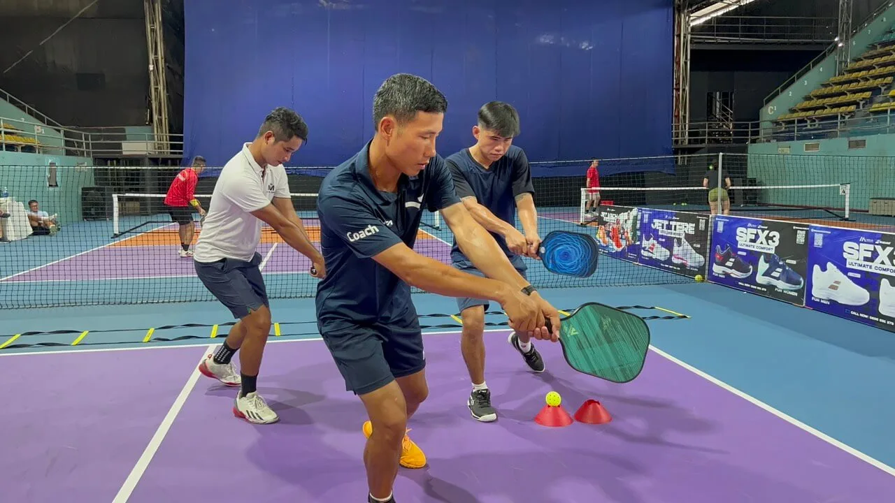 pickleball-la-mon-gi-chi-phi-choi-co-dat-do-khong-123244