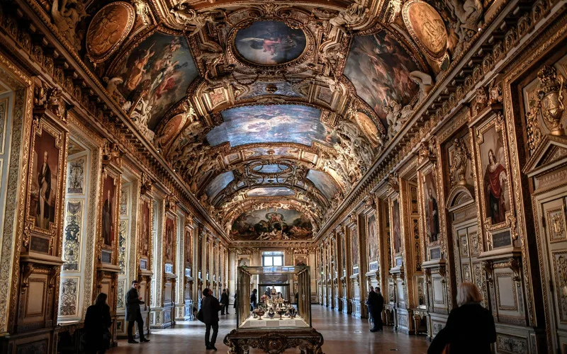 bao tang louvre lich su kien truc va nhung kiet tac noi tieng